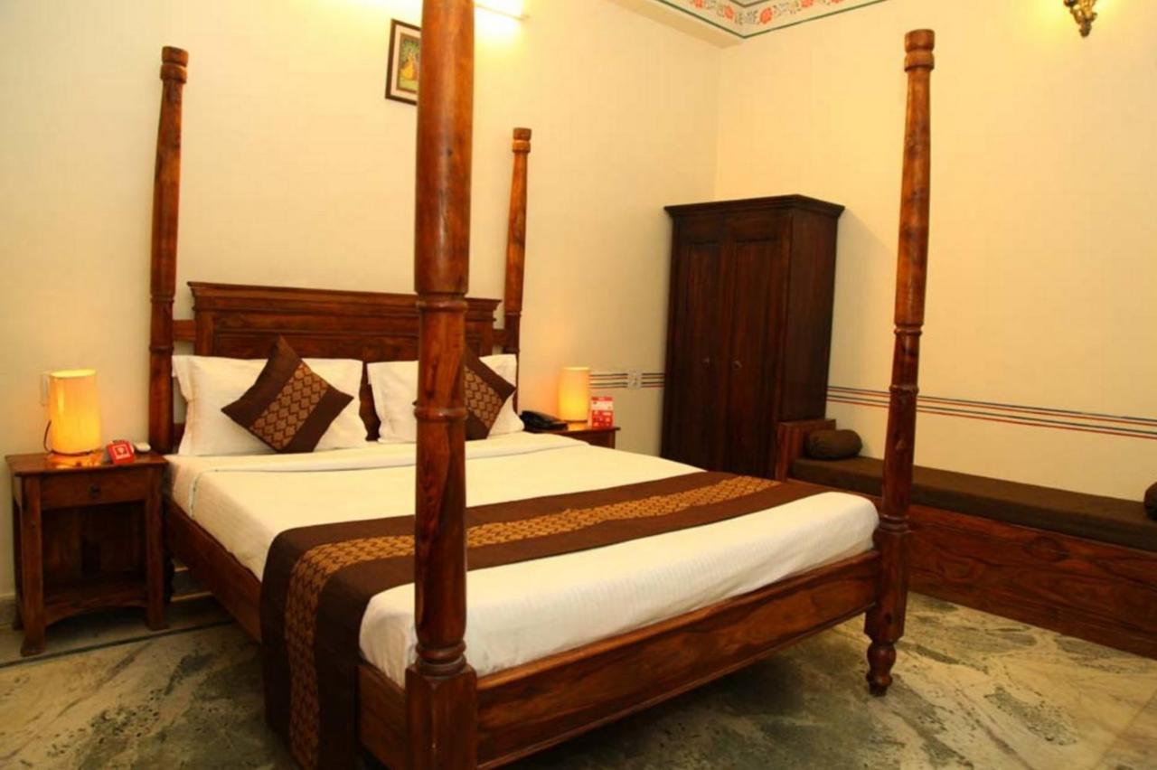 Raghuraj Palace