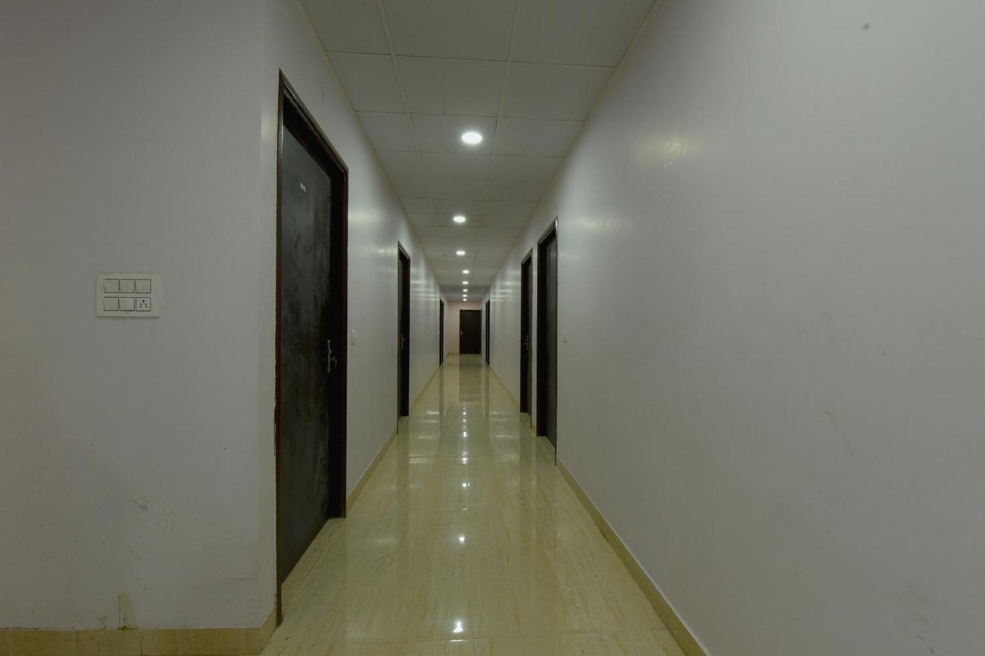 Oyo 23606 Danaria Hotel 3*