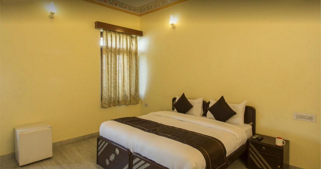 Raghuraj Palace 3* Jaipur