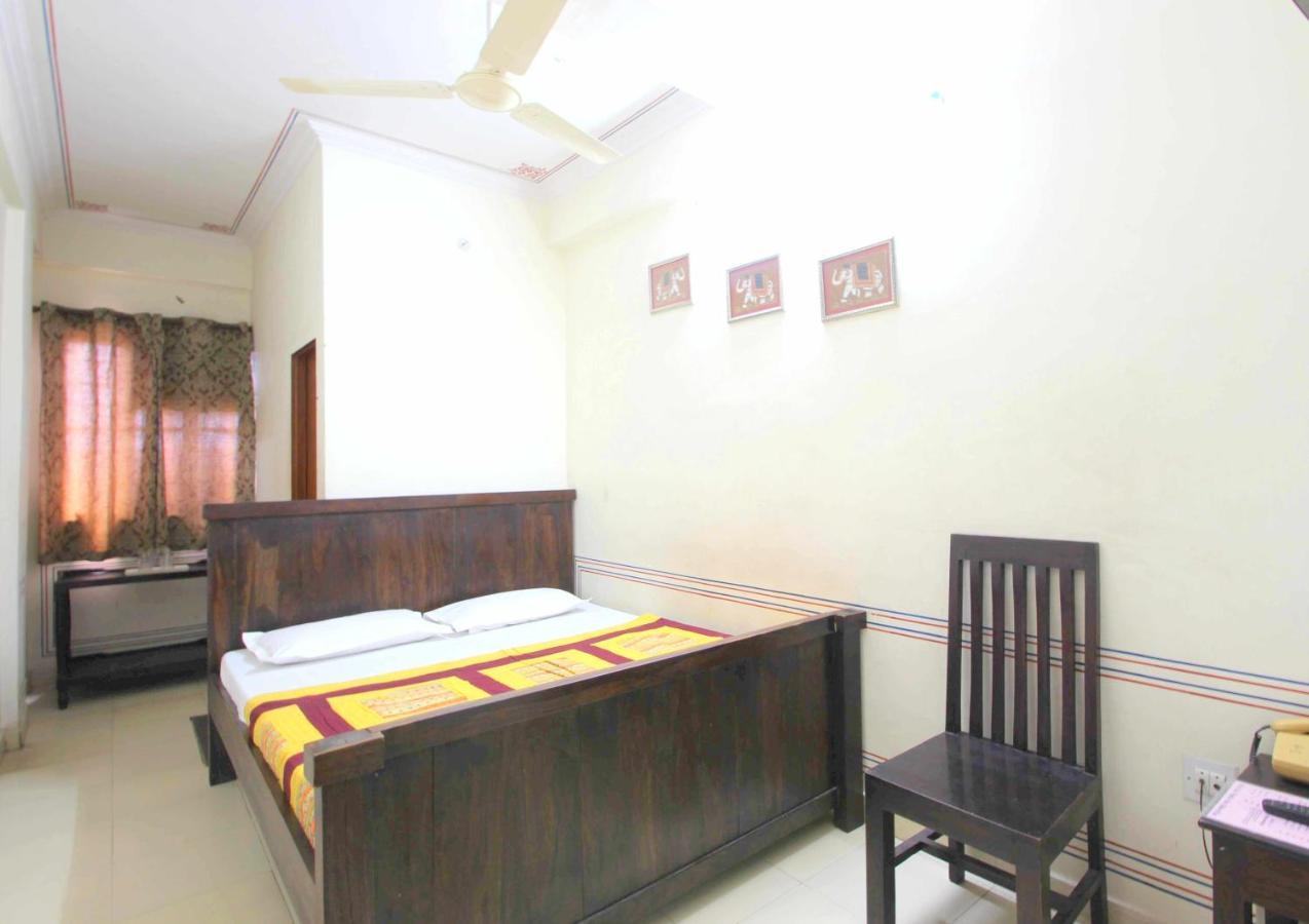 Hotel Raghuraj Palace 3*