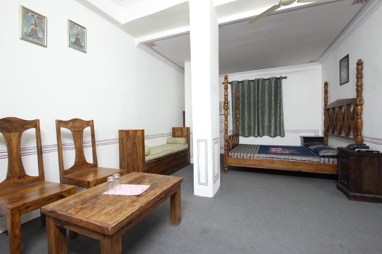 Hotel Raghuraj Palace 3*
