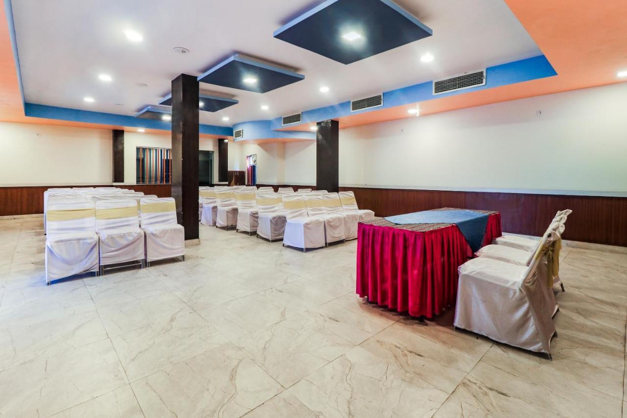 Oyo 6893 Airport View Hotel