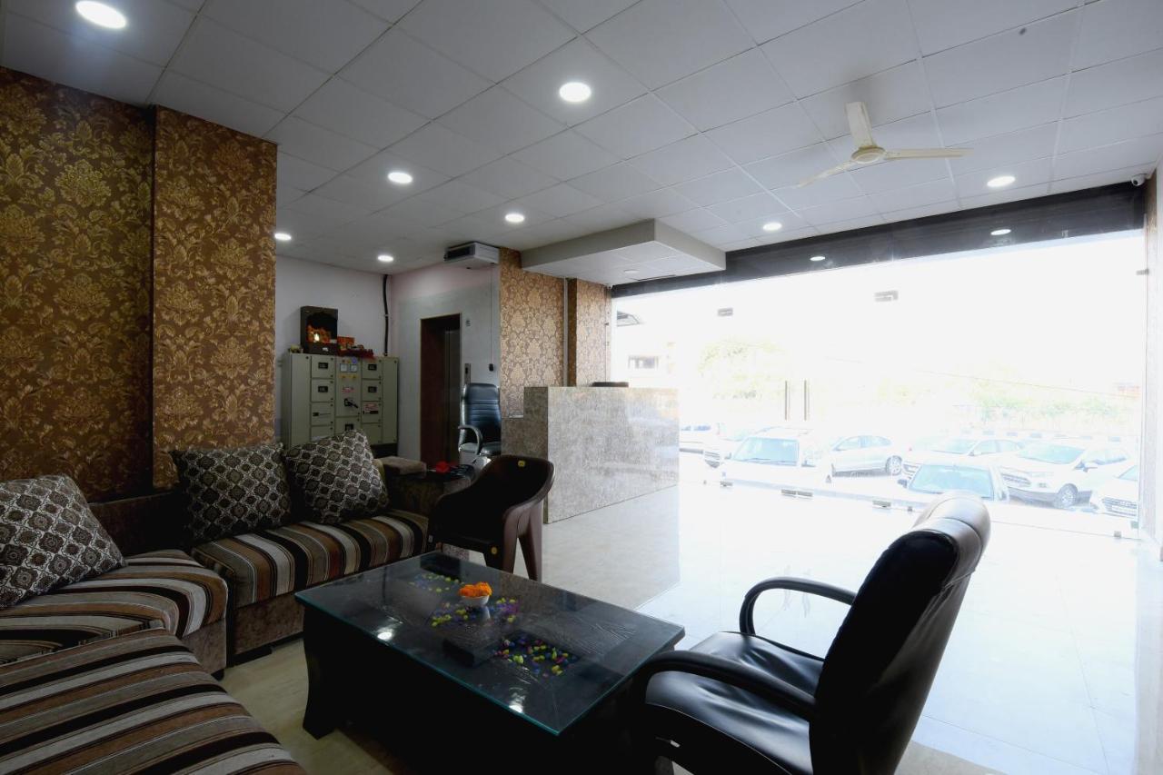 Oyo 23606 Danaria 3* Jaipur