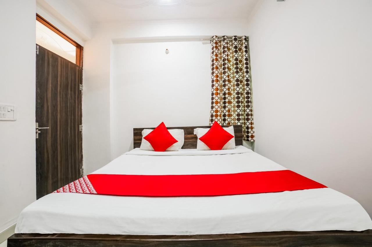 Hotel Oyo 36978 Harsh 3*