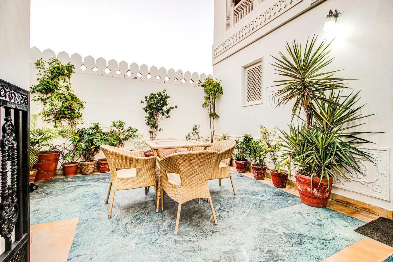 Fabexpress Utsav Hotel