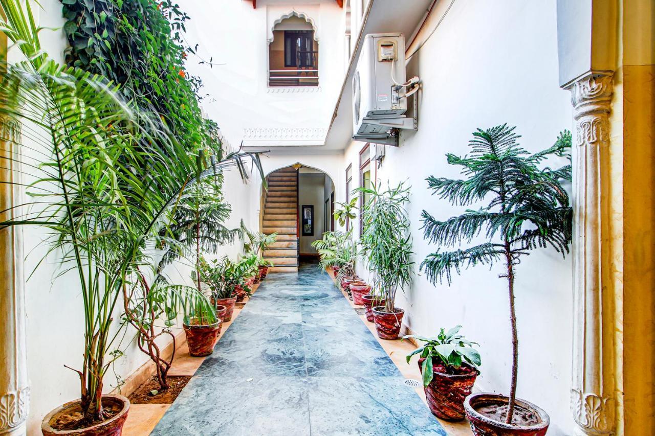 Fabexpress Utsav Hotel 3*