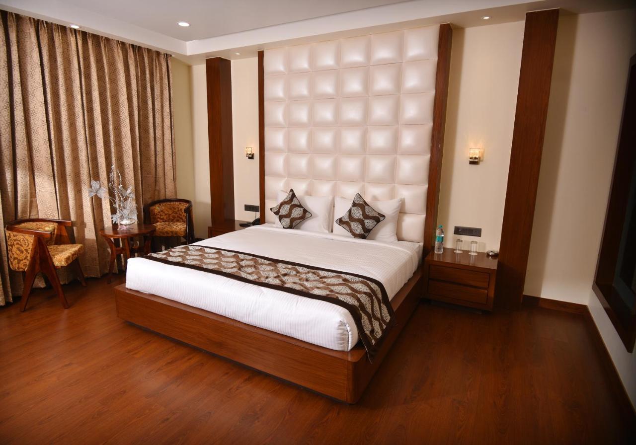 S K Grand Hotel Jaipur
