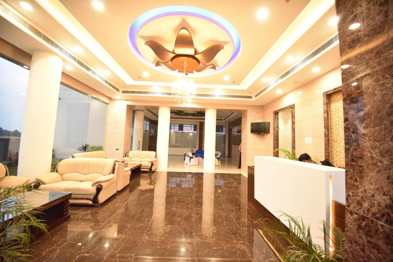 S K Grand Hotel