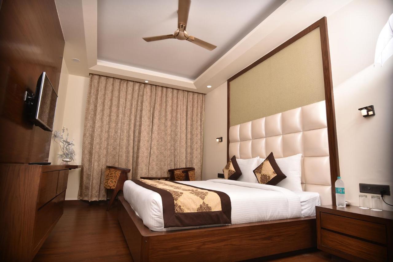 S K Grand 3* Jaipur