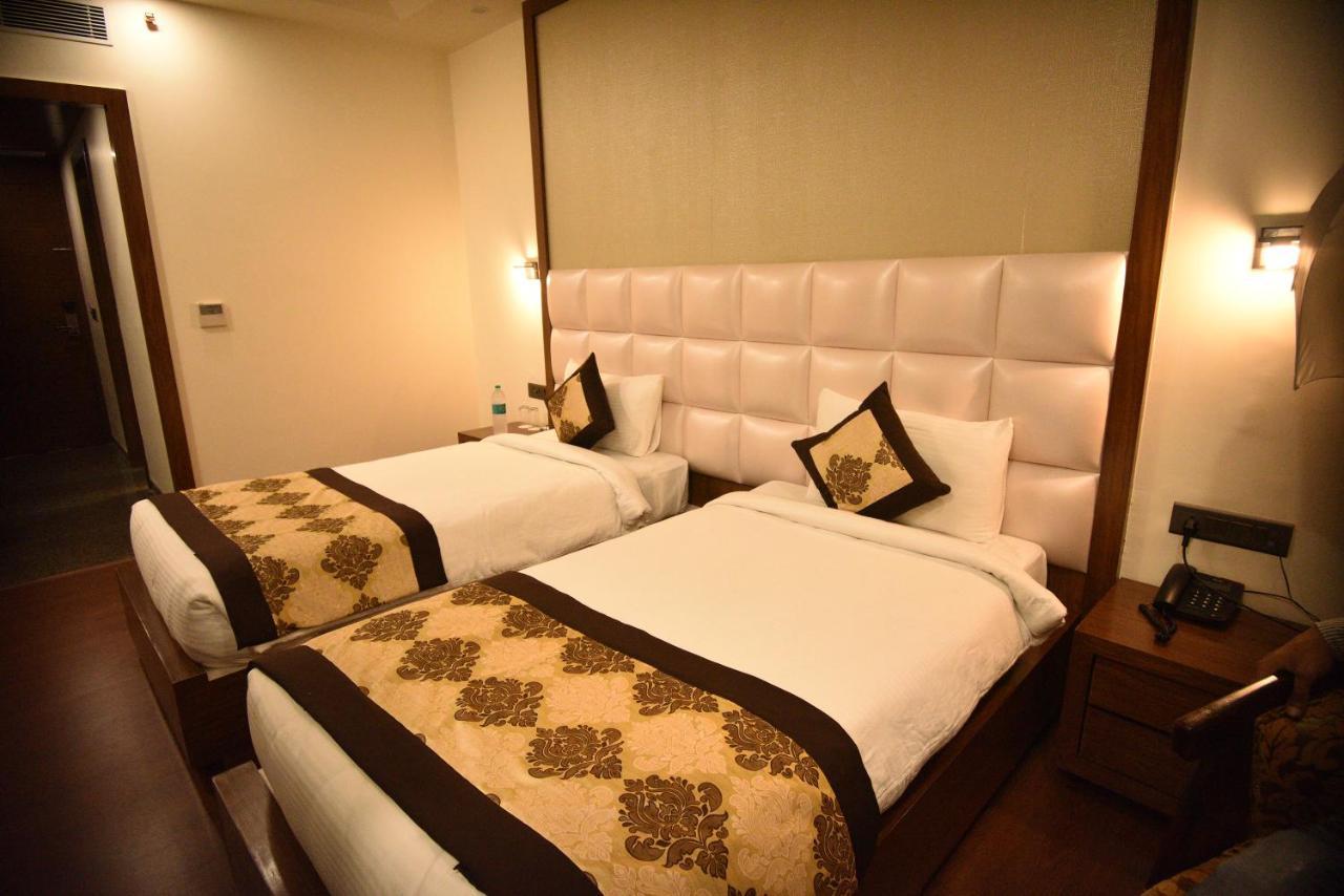 Hotel S K Grand Jaipur