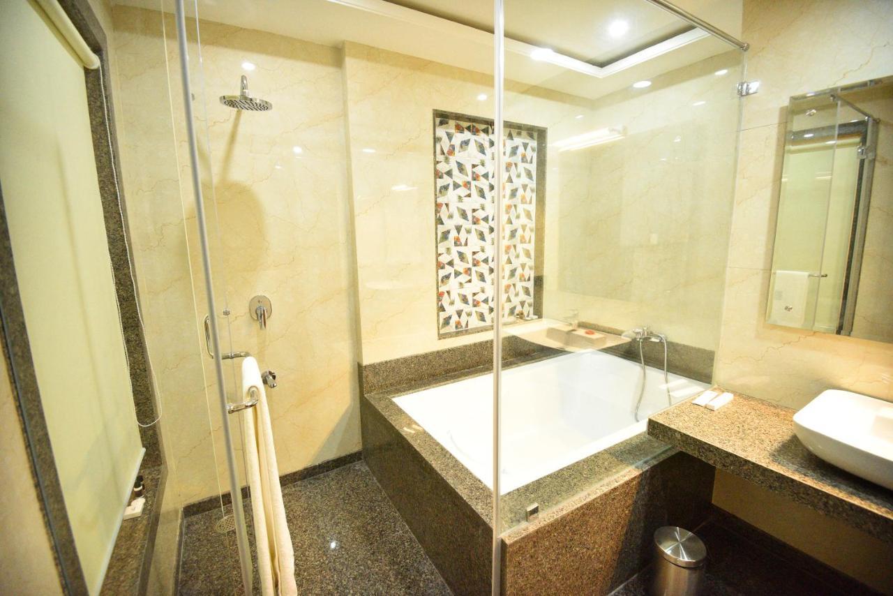 S K Grand Hotel