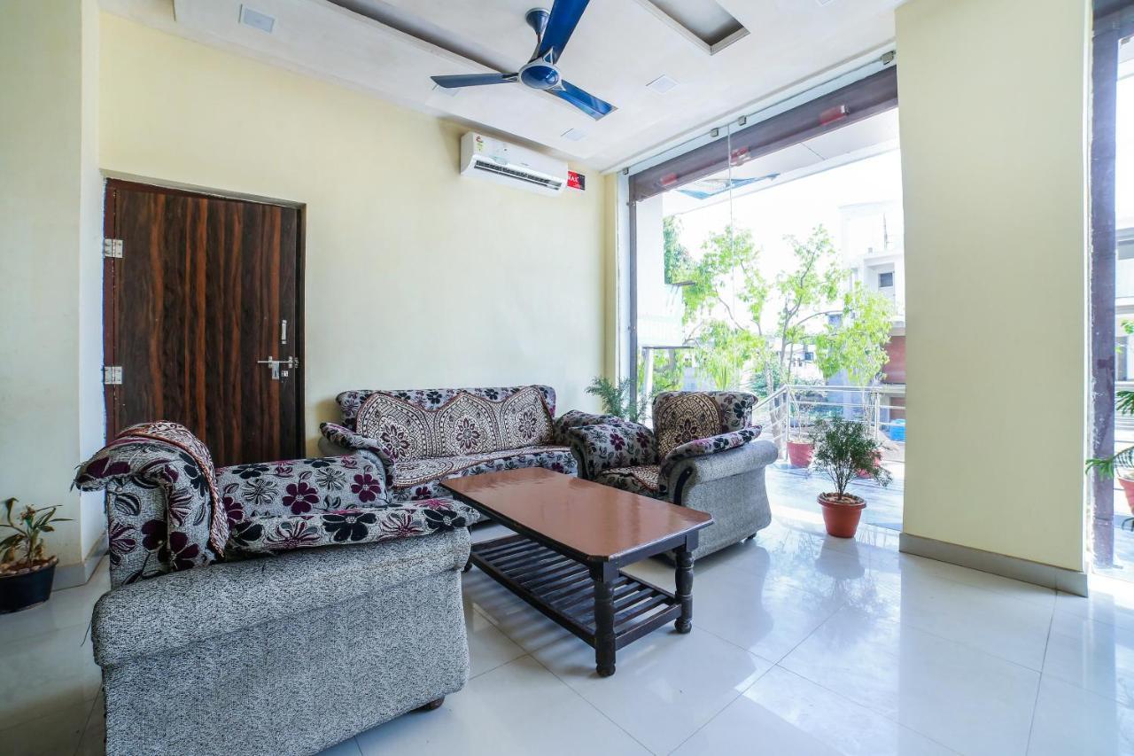 Hotel Oyo 36978 Harsh Jaipur