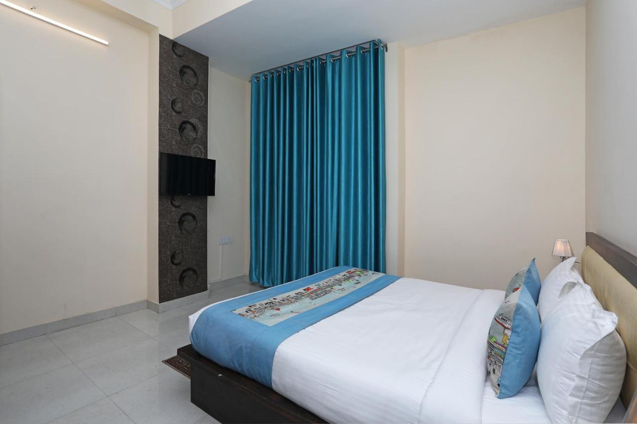 Mock Orange Hotel