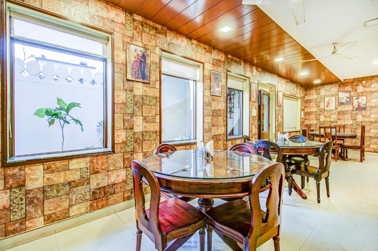 Hotel Fabexpress Utsav