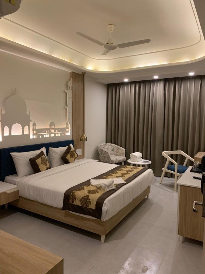 Hotel Ratangarh Palace Jaipur