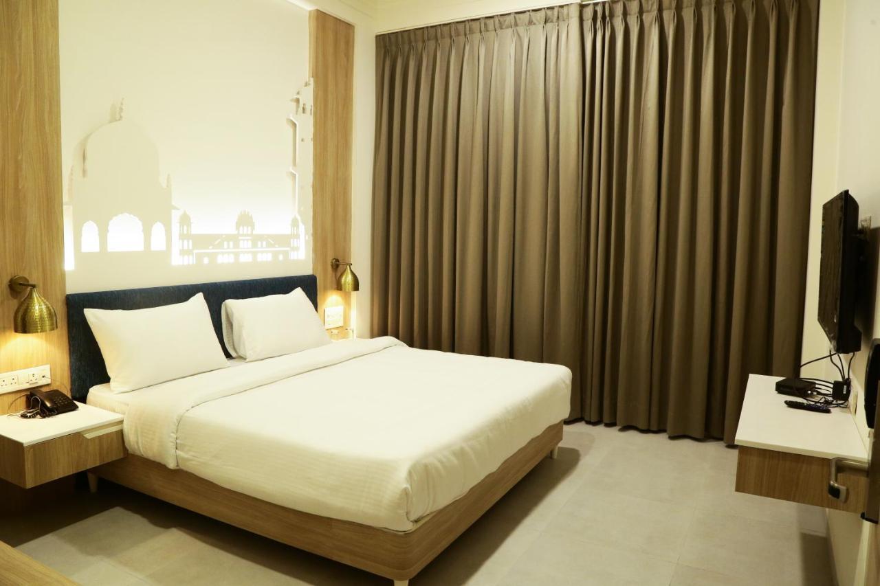 Hotel Ratangarh Palace Jaipur