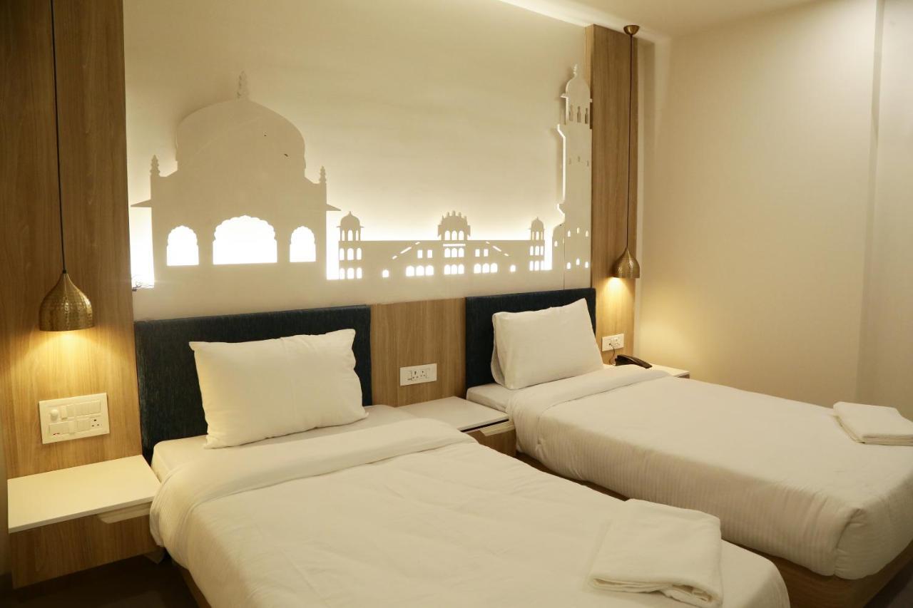 Hotel Ratangarh Palace 3*