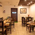 Vanaam Hotel Raj Plaza