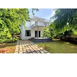 Chandra Vally