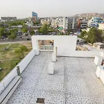 Tuma Club House