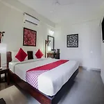 Oyo 8445 Zade House