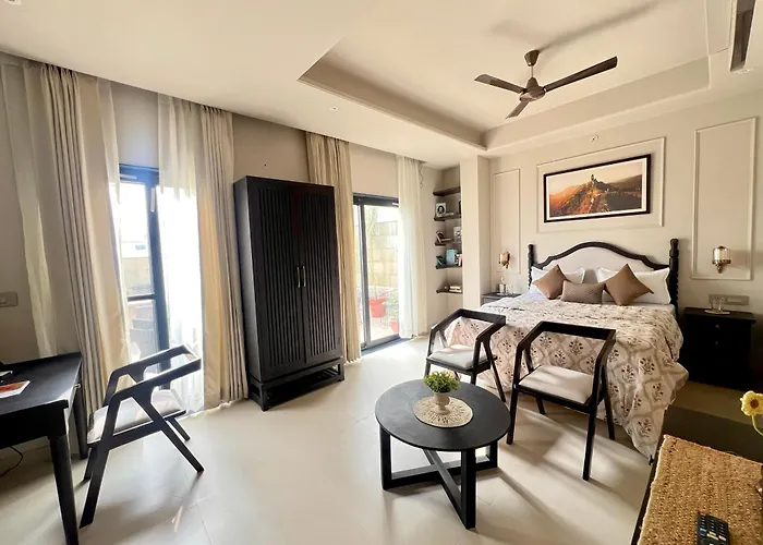 Eden Stays - Heritage Penthouse Apartment