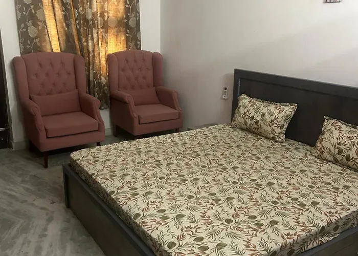 Cozy Corner Homestay- 3Bhk - 3T