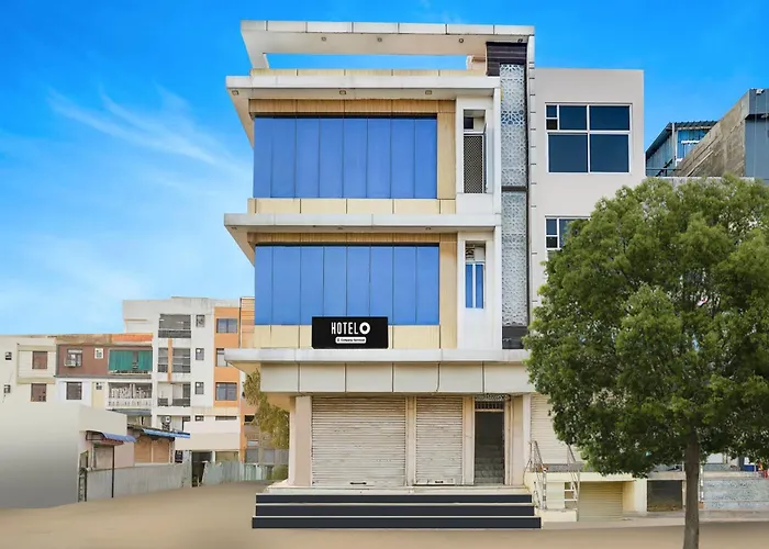 Super Hotel O Radhaswami Nagar