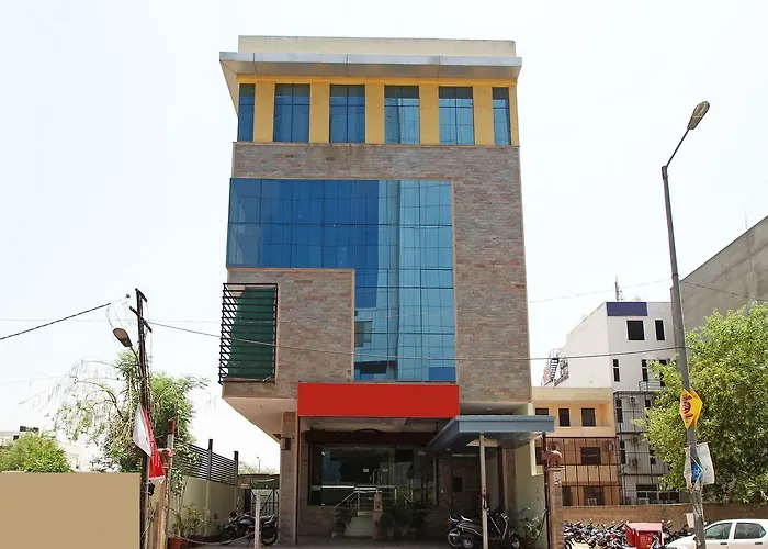 Oyo 8936 Near Wtp Mall
