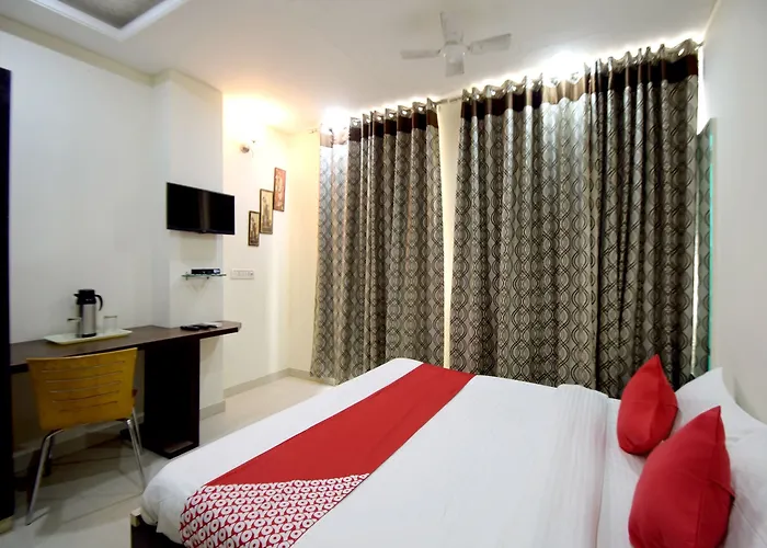 Oyo 23358 Hotel Royal Inn