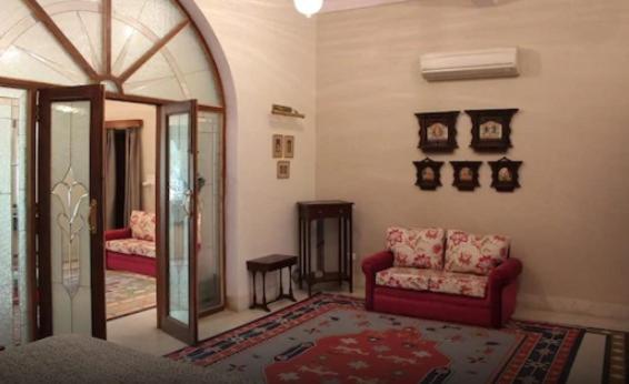 Bara Bungalow Amer, - A Rosakue Collection