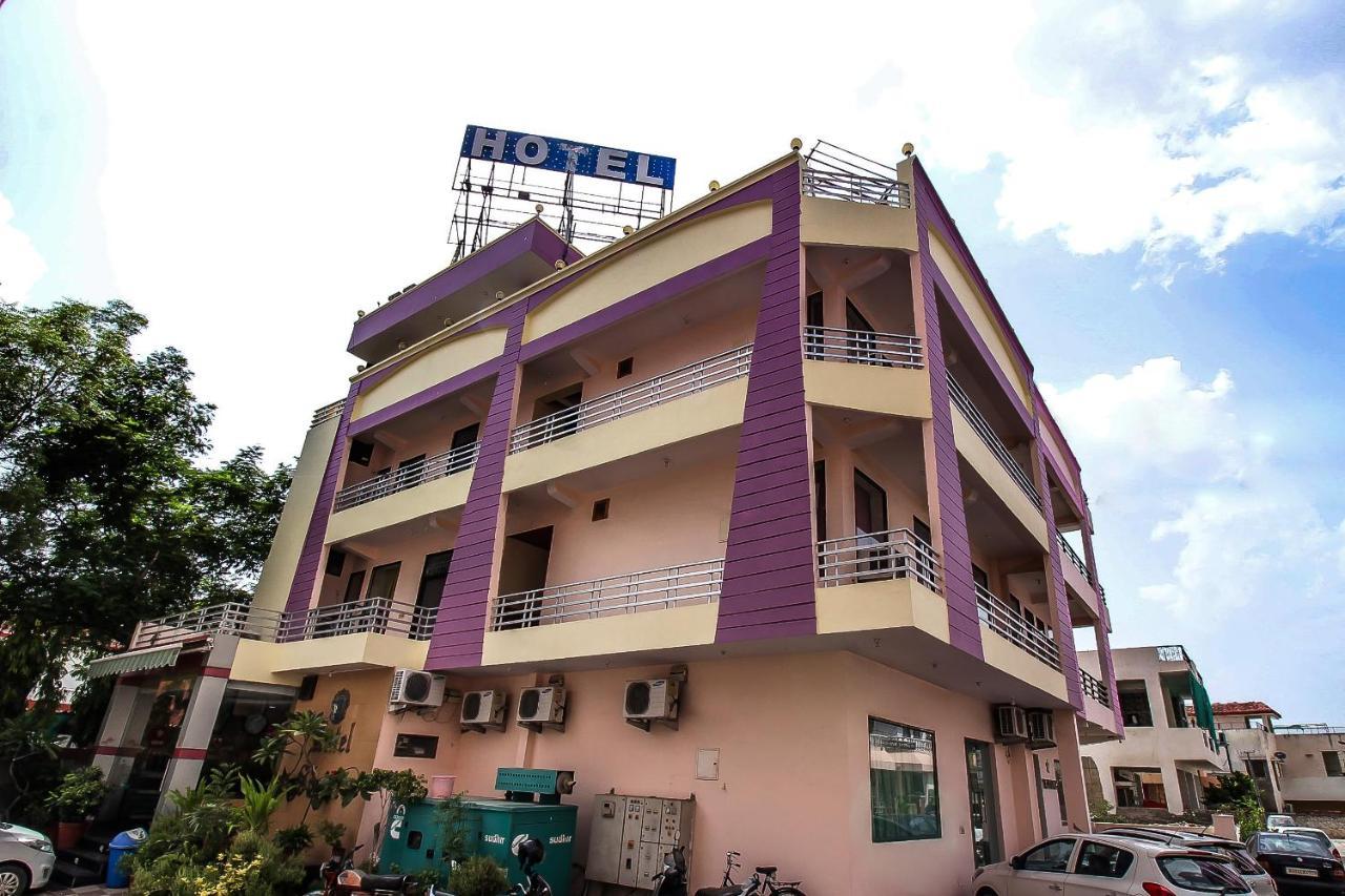 Oyo Flagship 16382 Sinjara 3* Jaipur
