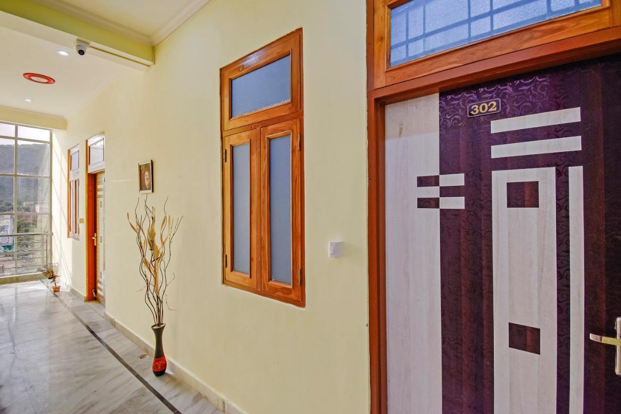 Hotel Oyo 46050 Hill Jaipur