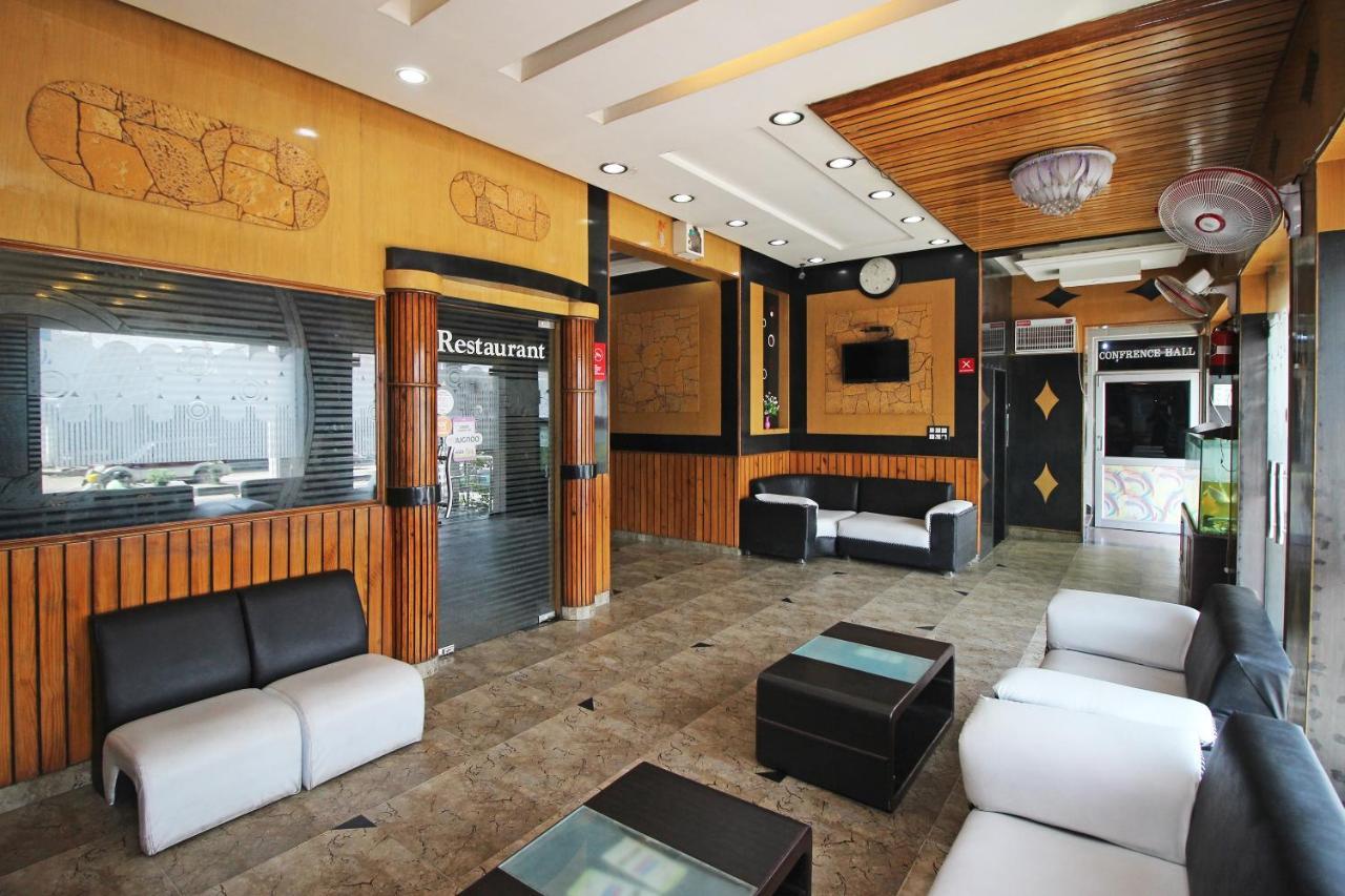 Oyo 9388 Yash Hotel