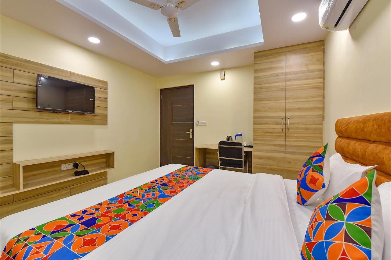 Fabhotel Pink 3*