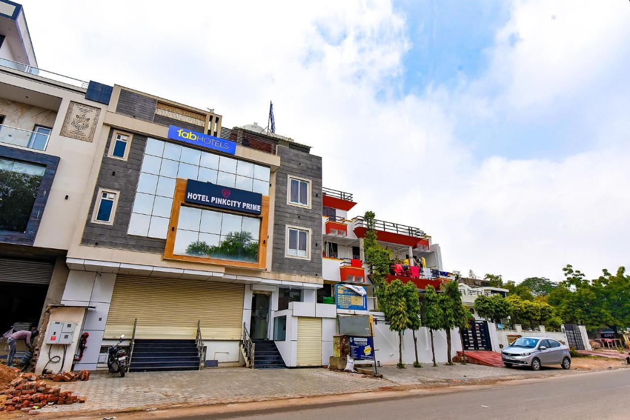 Fabhotel Pink Hotel 3*