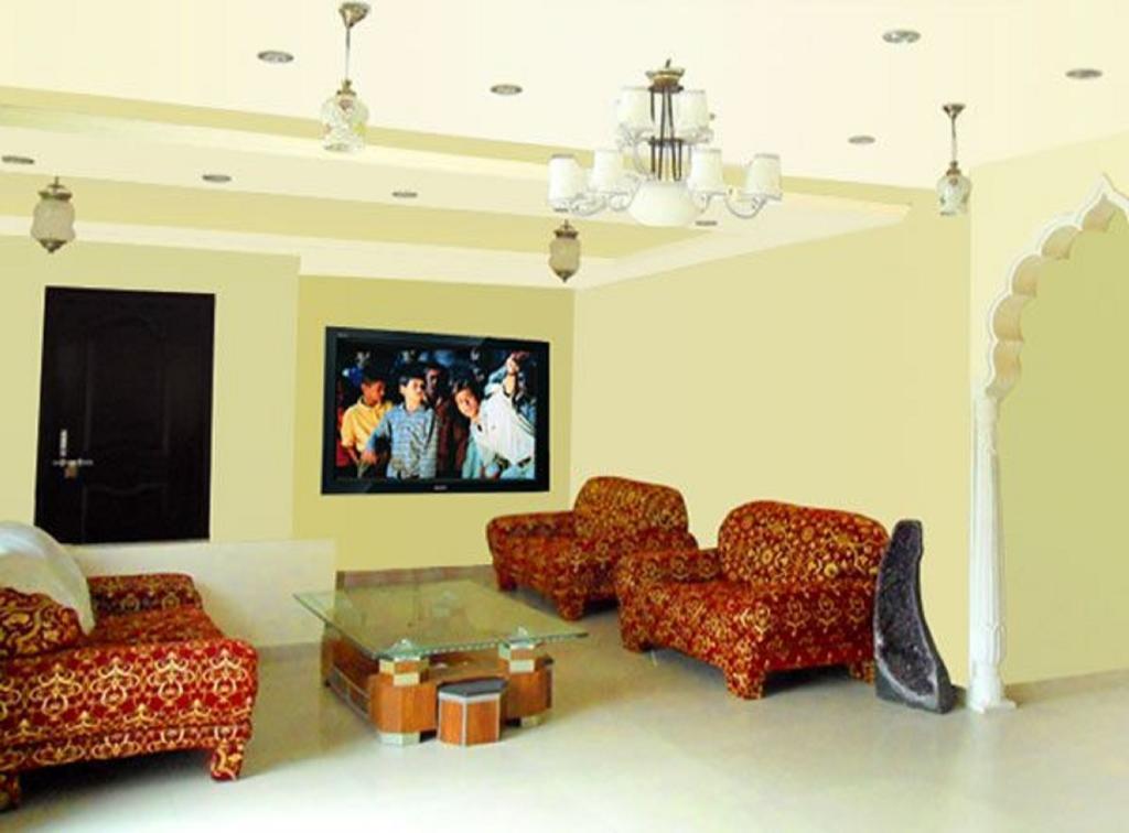 Hotel Malak Mahal Palace 3*