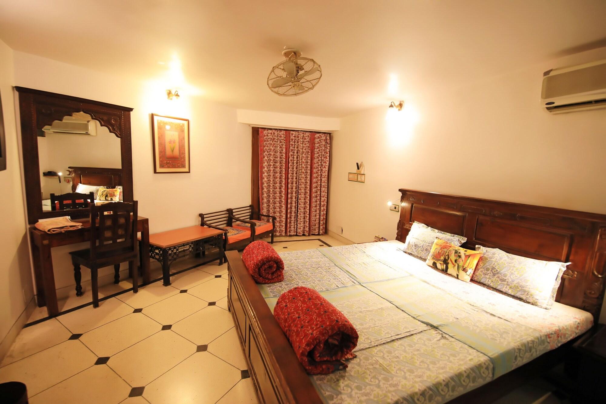 Jaipur Inn 3*