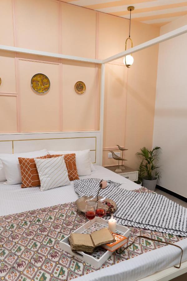 Luxury And Elegance With 2 Bedroom In Apartment *