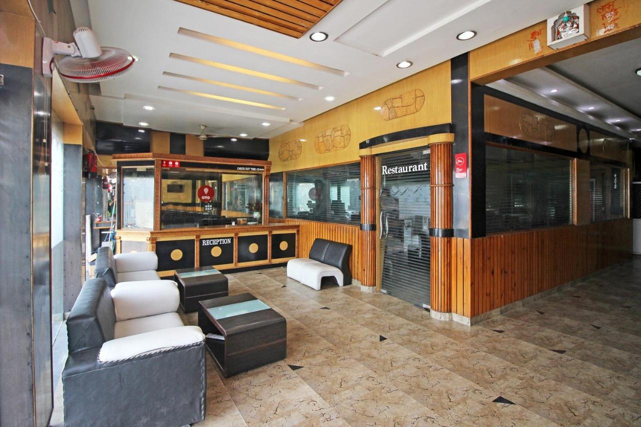 Hotel Oyo 9388 Yash