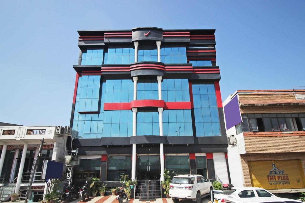 Oyo 9388 Yash Hotel 3*