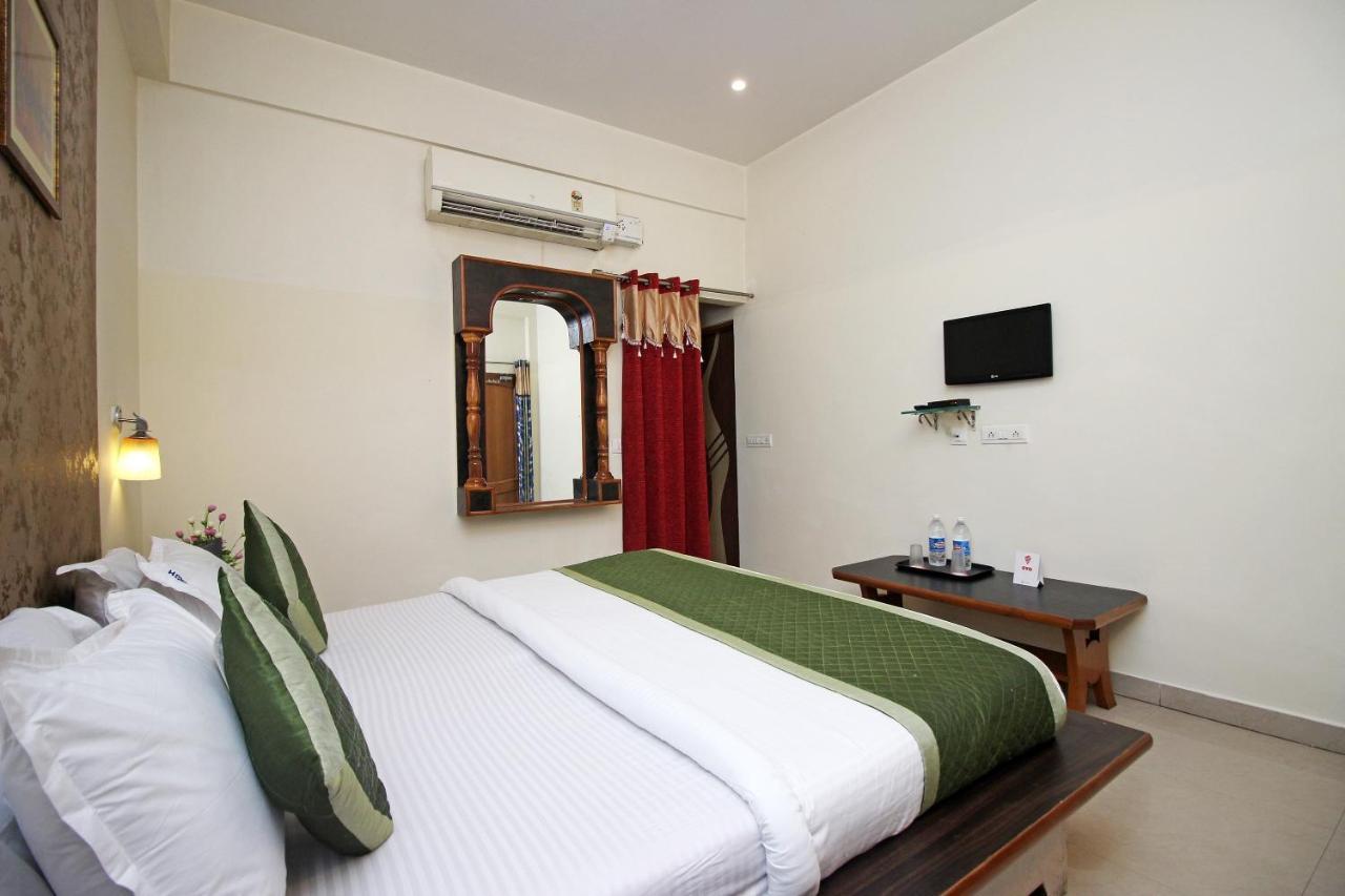 Hotel Oyo 9388 Yash 3*