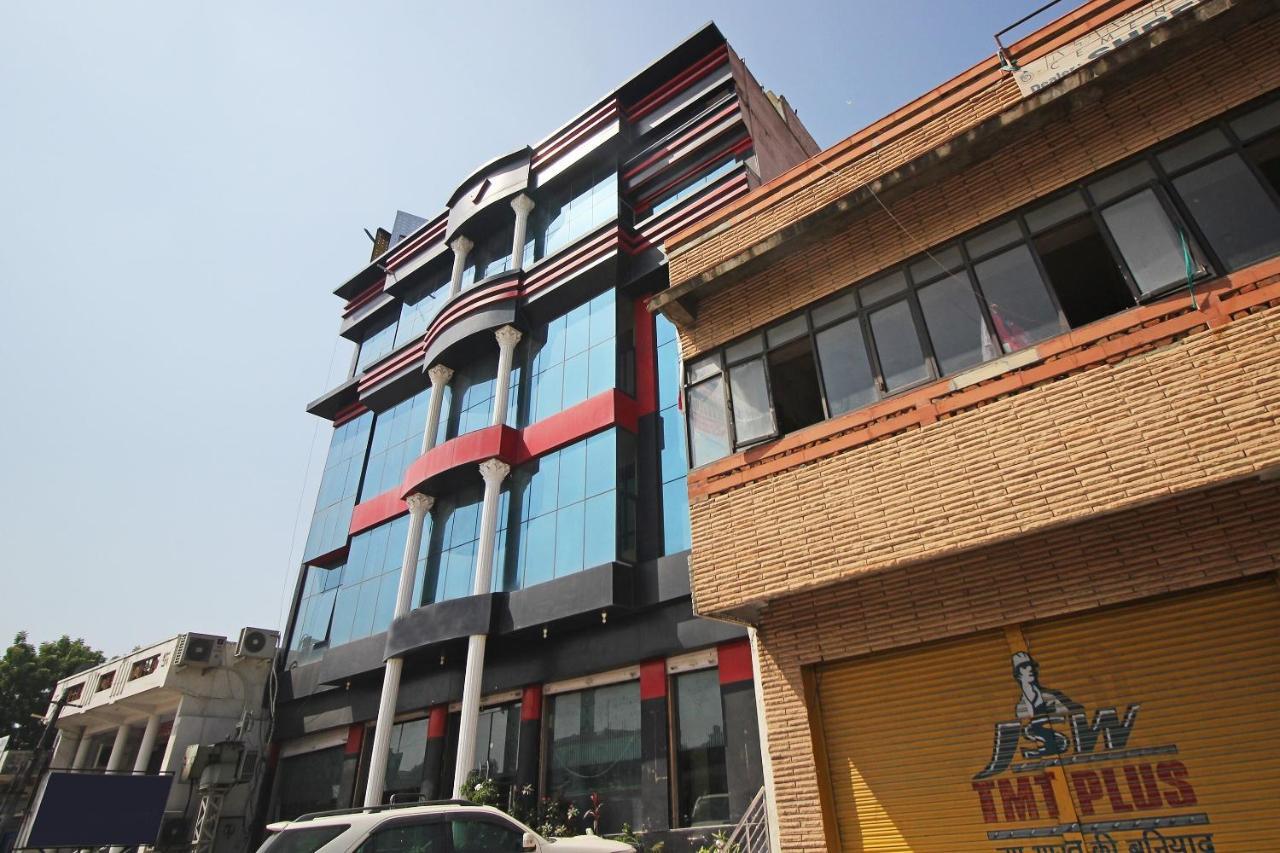 Hotel Oyo 9388 Yash