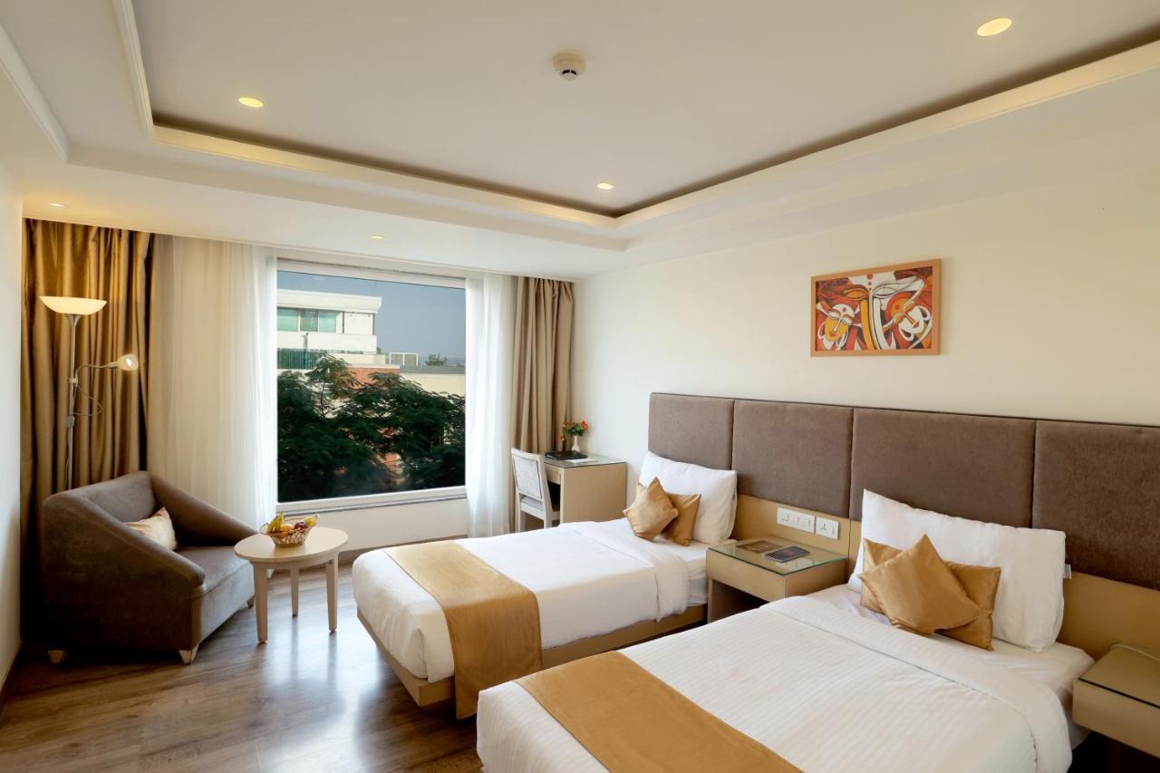 Hotel Royale Lalit 3*