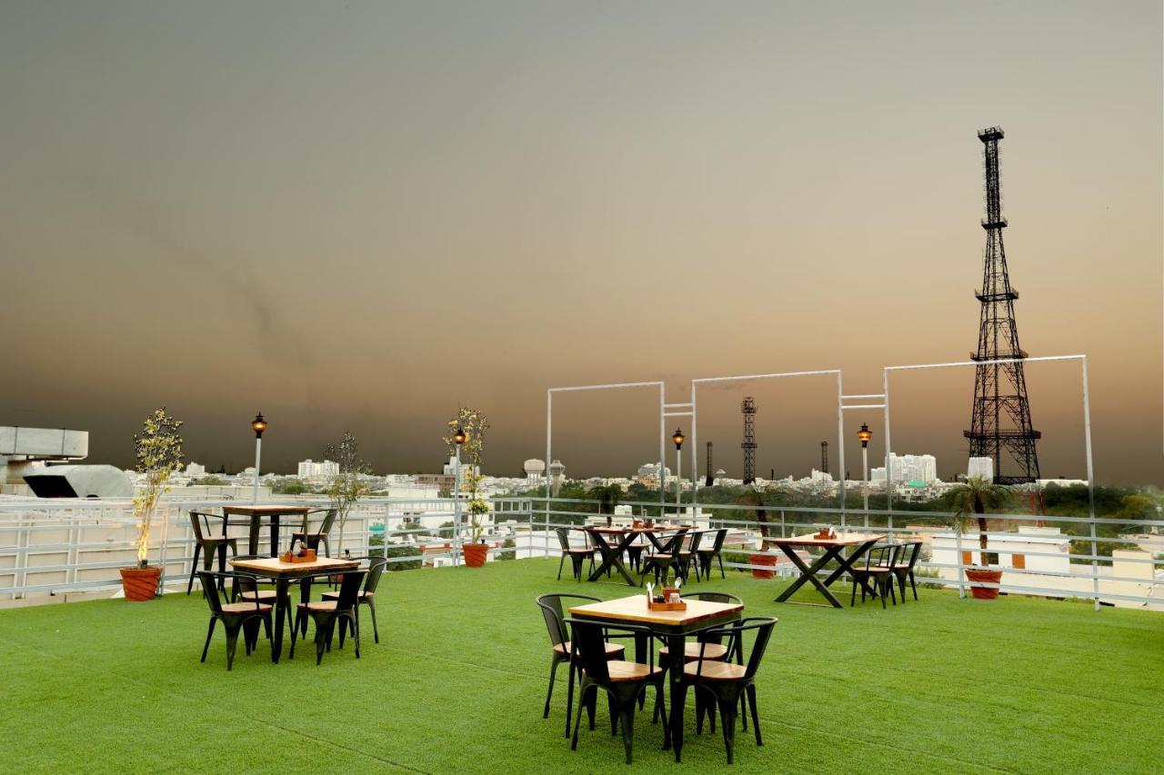 Royale Lalit 3*