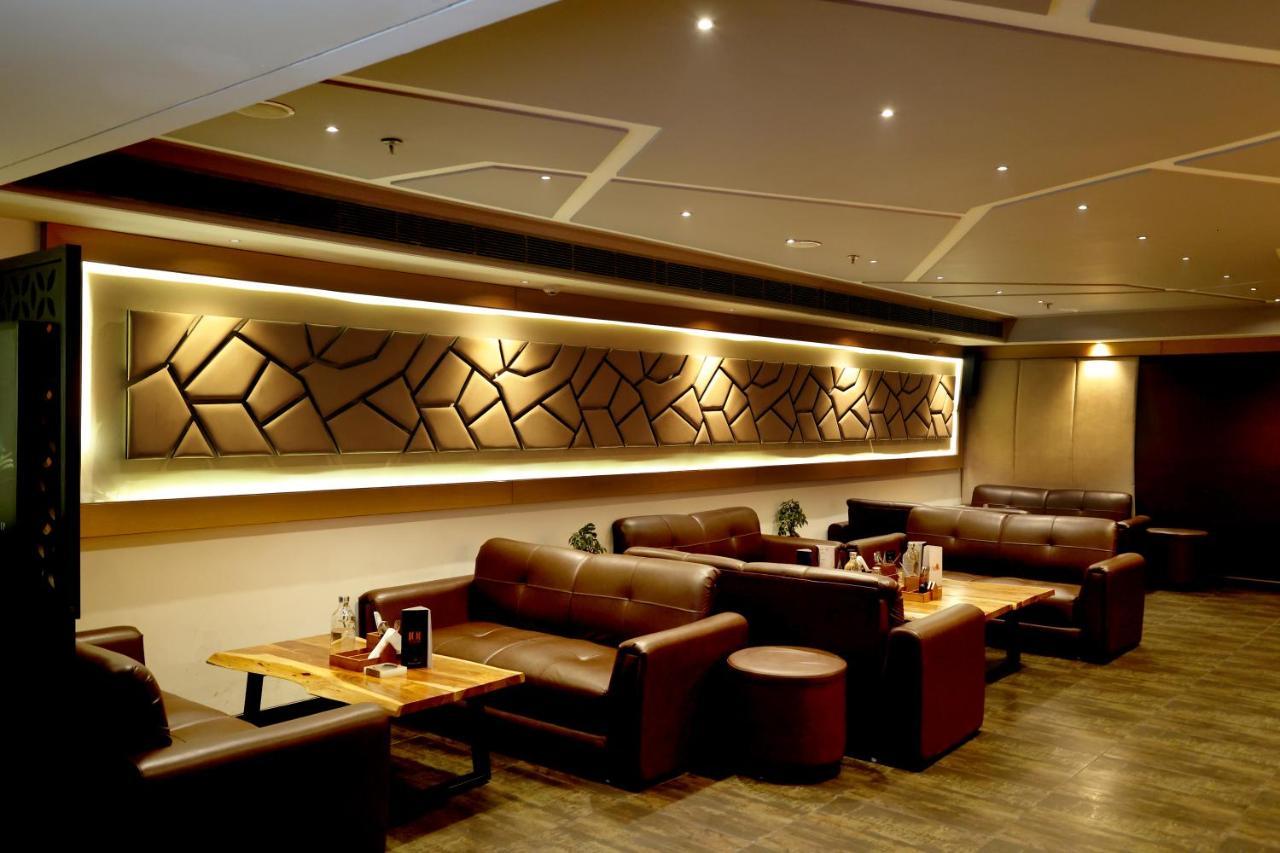 Royale Lalit 3*