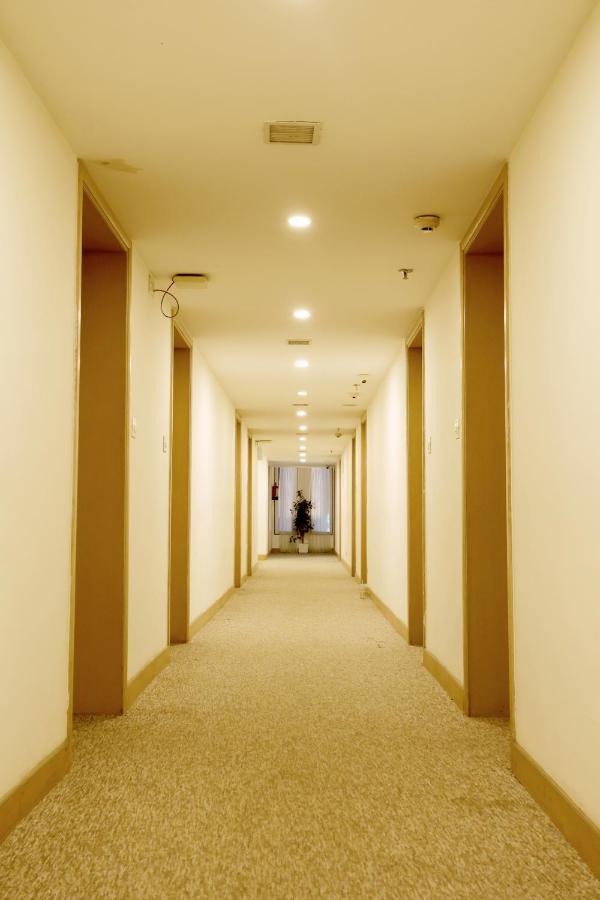 Royale Lalit Hotel