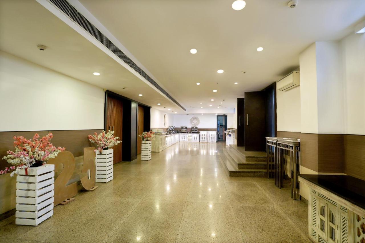 Royale Lalit Hotel 3*