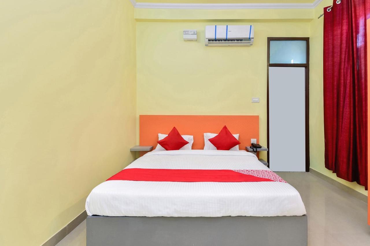 O Suraj Hotel 3*
