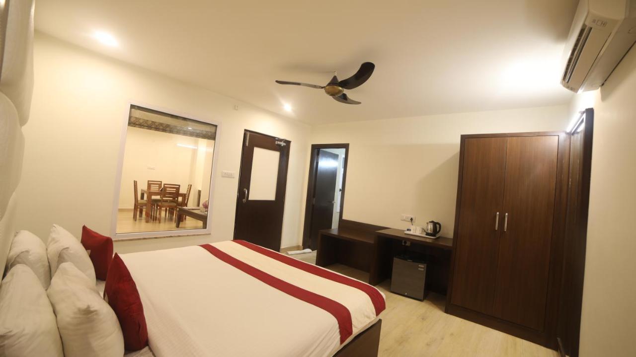 Hotel Vanaam Raj Plaza 4*